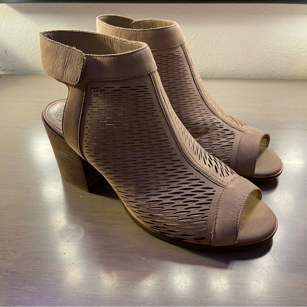Booties. - Picture 2 of 4